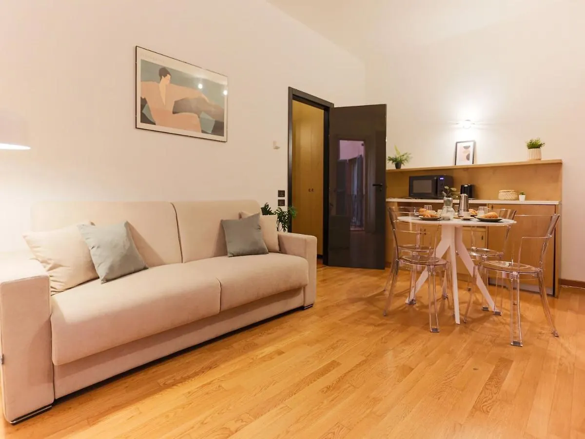 The Best Rent - Modern Apartment In The Center ميلان
